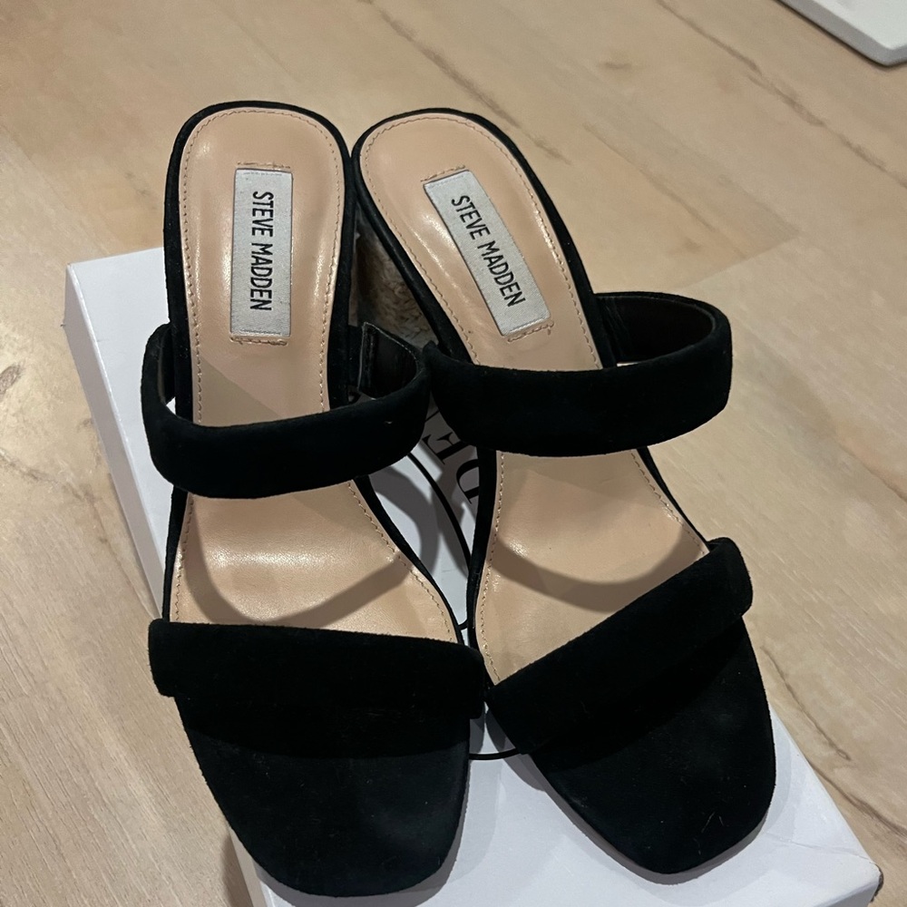 Steve Madden Donna Black Suede Heels